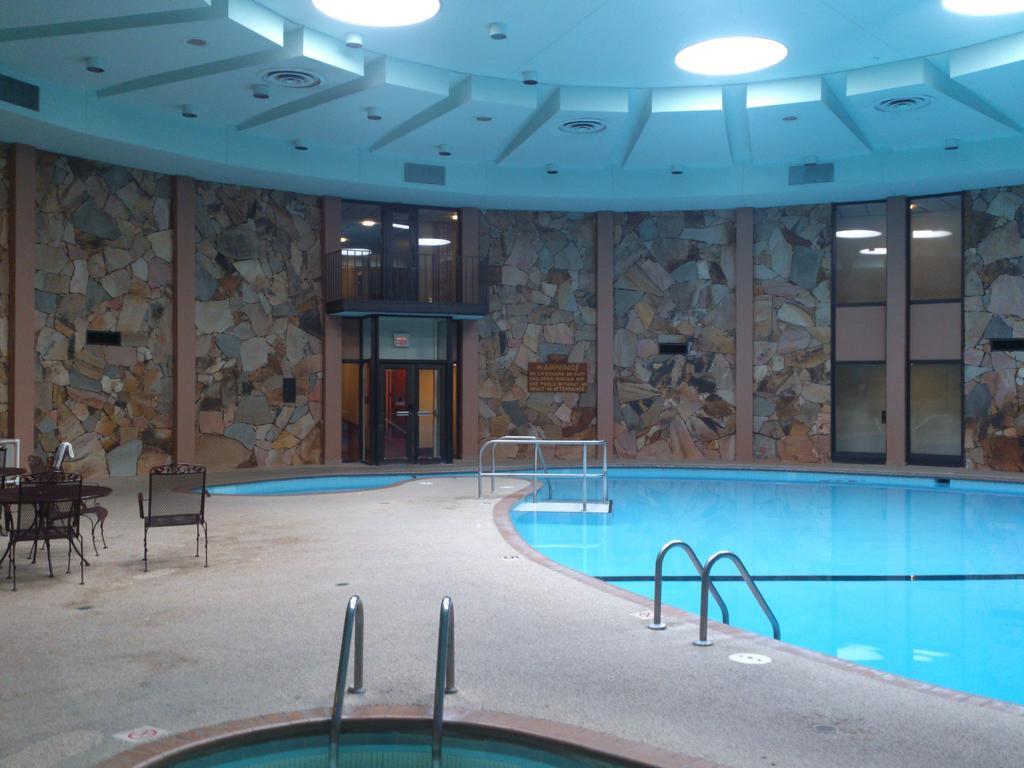 Ramada Msp Airport At The Mall Bloomington Exterior photo